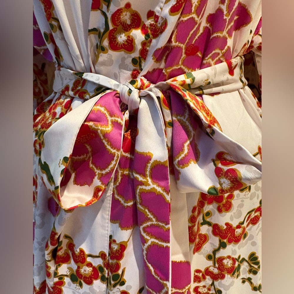 Natori Robe Full Length Cherry 🍒 Blossoms White Red Pink Green w/Belt
